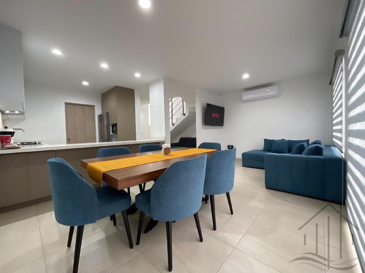 New-promo-family-pool-gated-sleeps 10-near Holiday home
